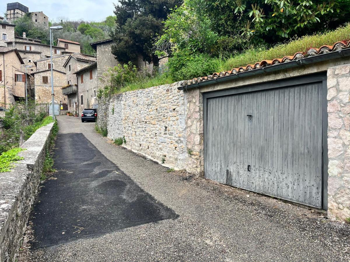 Appartamento A Valle San Martino Di スポレート エクステリア 写真