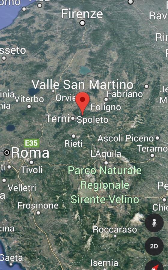 Appartamento A Valle San Martino Di スポレート エクステリア 写真